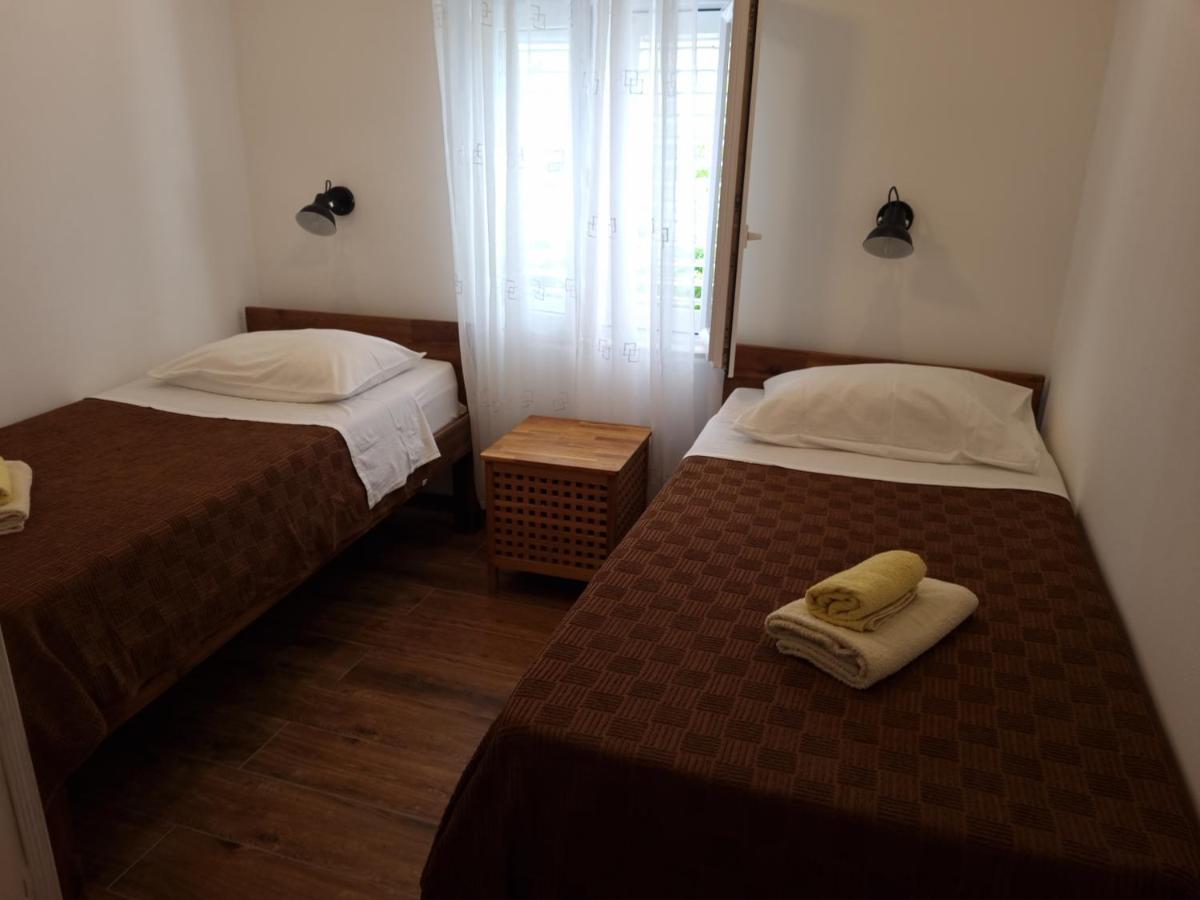 Appartamento Delmar Komiža Esterno foto