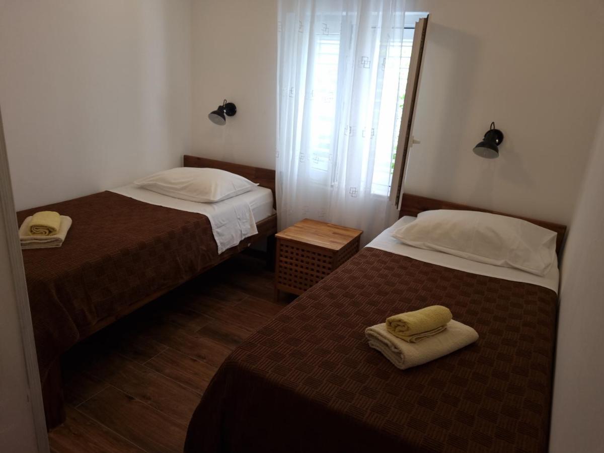 Appartamento Delmar Komiža Esterno foto